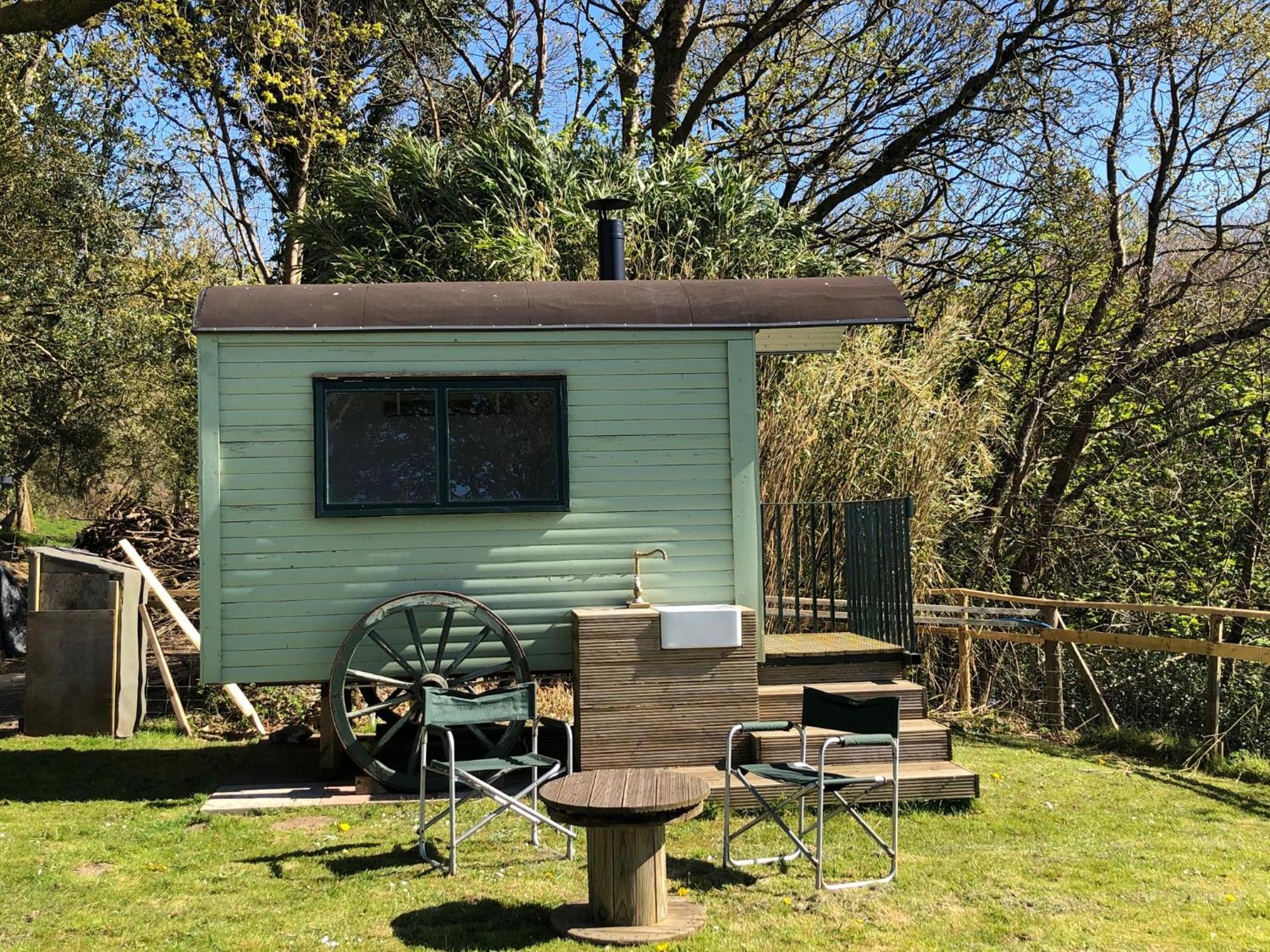 דירות לאנלי Bronllys Farm Coastal Self-Catering חדר תמונה