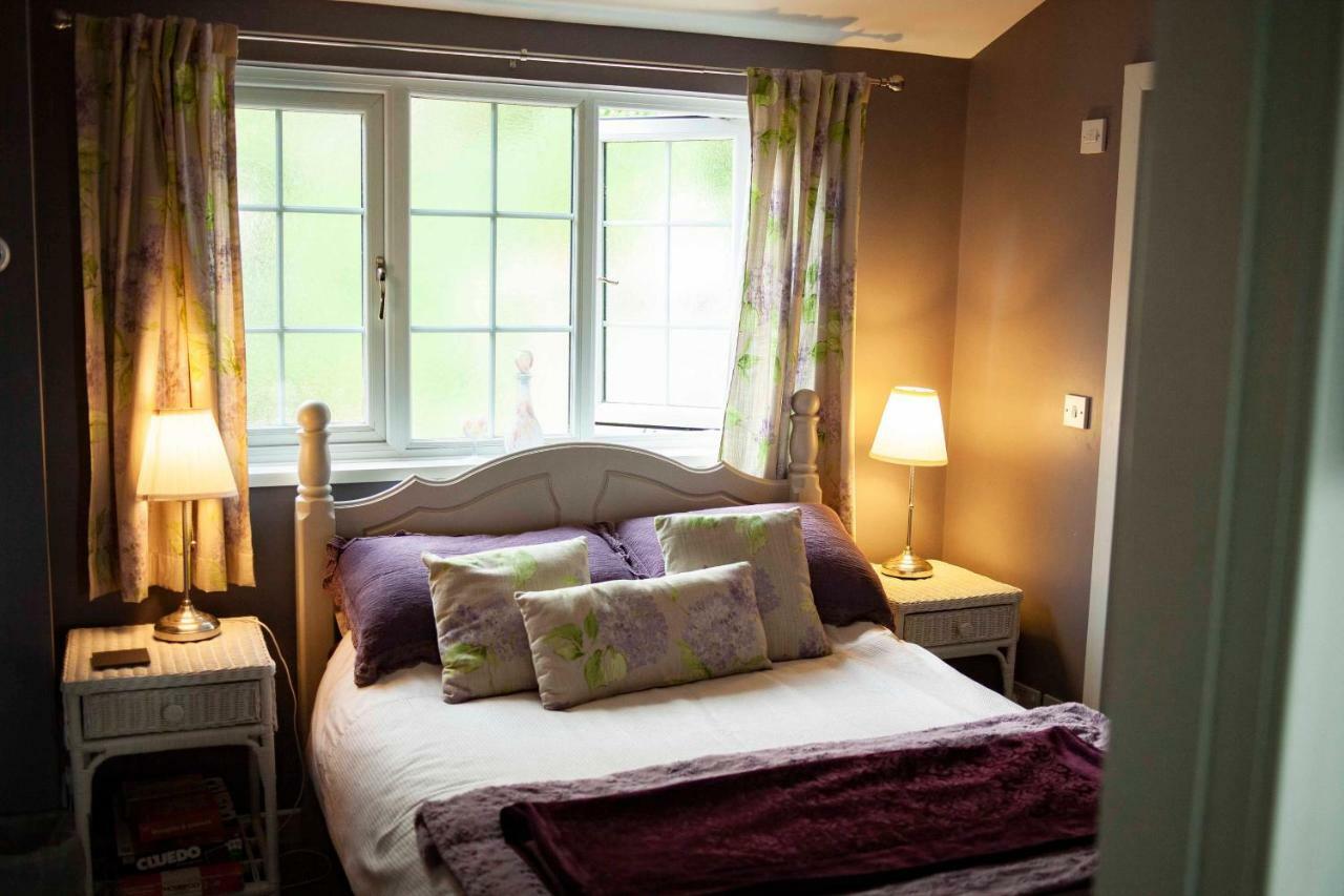 דירות לאנלי Bronllys Farm Coastal Self-Catering מראה חיצוני תמונה